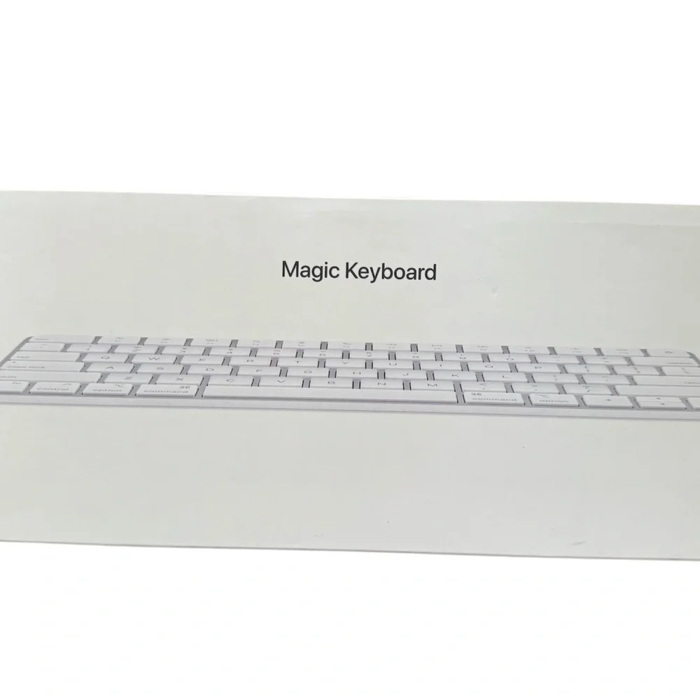 Apple Magic Keyboard Wireless Bluetooth Silver/white (A2450)